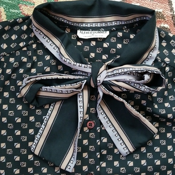 Vintage Tops - SALE 💥 Vintage Alfred Dunner Pussybow Top